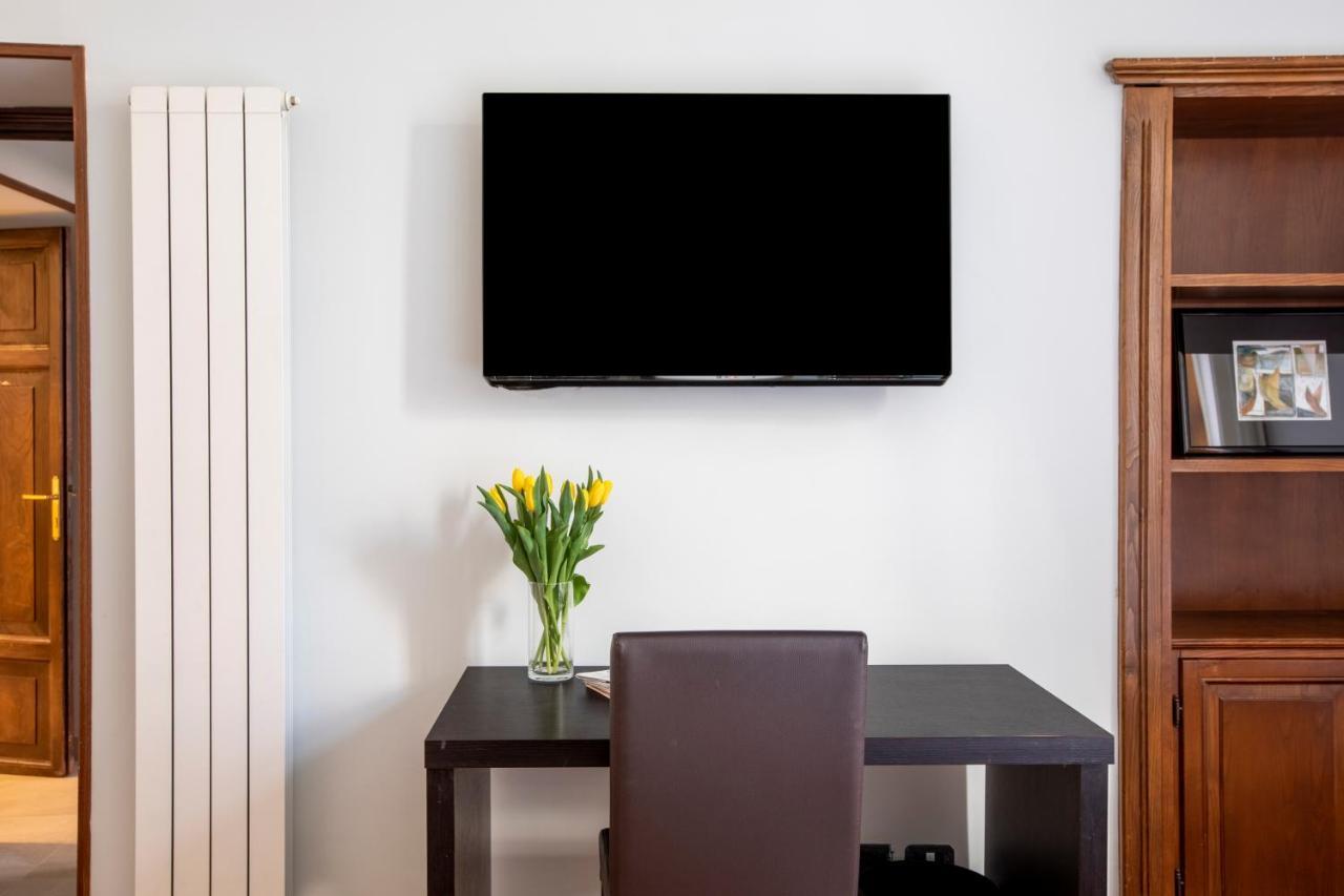 Deza Casa Vacanze Nazionale Joy โรม ภายนอก รูปภาพ